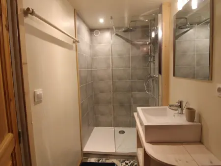Chalet traditionnel à Tignes - 3 pièces, 6 personnes, WiFi inclus - Photo 15