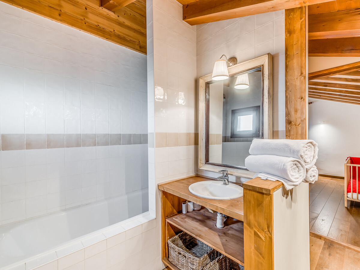 Chalet Whistler à Tignes : 6 chambres, sauna et jacuzzi - Photo 7