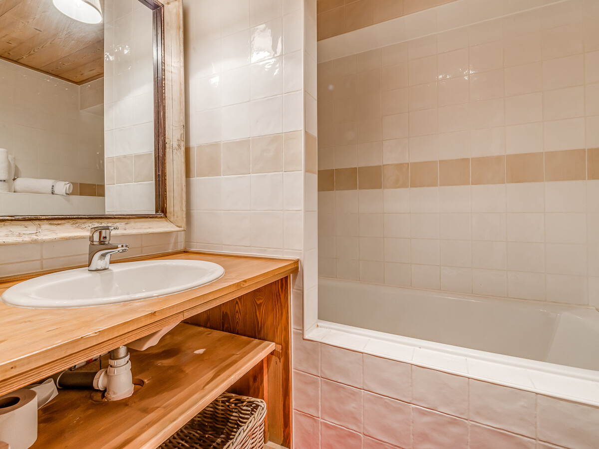 Chalet Whistler à Tignes : 6 chambres, sauna et jacuzzi - Photo 11