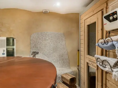 Chalet authentique avec jacuzzi, sauna et parking pour 12 personnes - Photo 6
