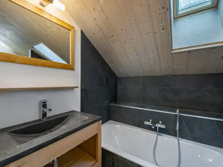 Chalet moderne Méribel, skis aux pieds, animaux admis - Photo 8