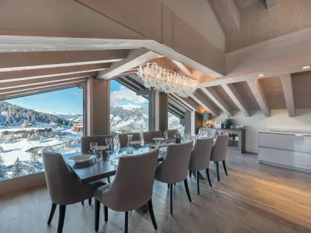 Chalet de luxe à Courchevel avec jacuzzi et cheminée : photo 3