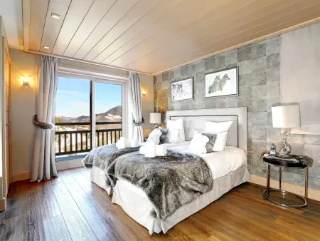 Chalet de luxe à Courchevel avec jacuzzi et cheminée : photo 9