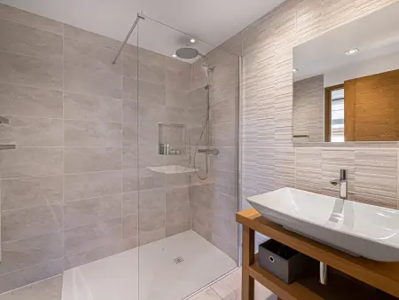 Chalet moderne à Méribel avec spa et animaux acceptés - Photo 6
