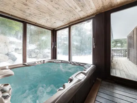 Chalet authentique et spacieux avec jacuzzi et hammam, près du centre de Méribel - Photo 4