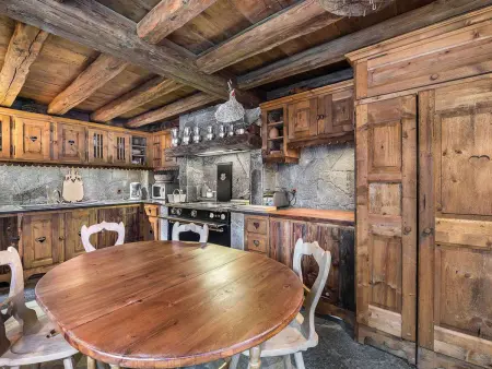 Chalet authentique et spacieux avec jacuzzi et hammam, près du centre de Méribel - Photo 10