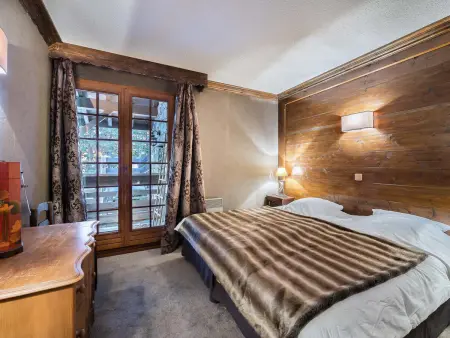 Chalet authentique et spacieux avec jacuzzi et hammam, près du centre de Méribel - Photo 13