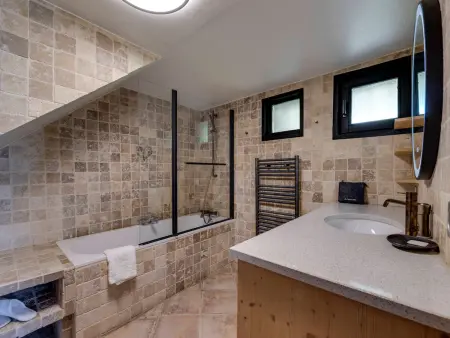Chalet de Charme 200m² à Val d'Isère avec Sauna et Bain Nordique - Photo 5