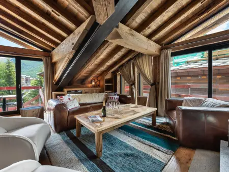 Chalet luxueux avec 5 chambres, hammam, cheminée et grande terrasse au cœur de Val d'Isère - Photo 1