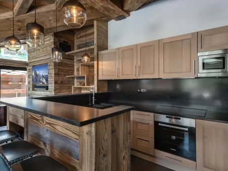 Chalet luxueux avec 5 chambres, hammam, cheminée et grande terrasse au cœur de Val d'Isère - Photo 3