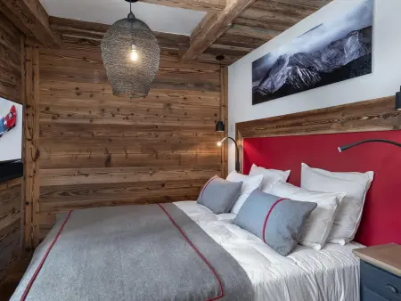 Chalet luxueux avec 5 chambres, hammam, cheminée et grande terrasse au cœur de Val d'Isère - Photo 4