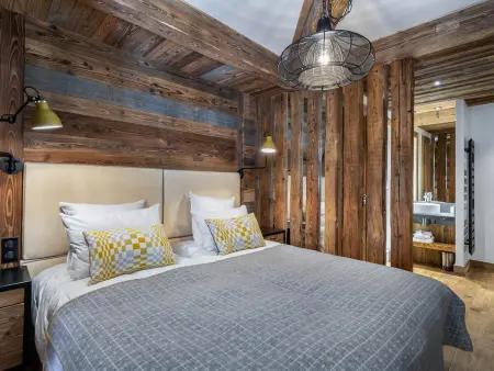 Chalet luxueux avec 5 chambres, hammam, cheminée et grande terrasse au cœur de Val d'Isère - Photo 7