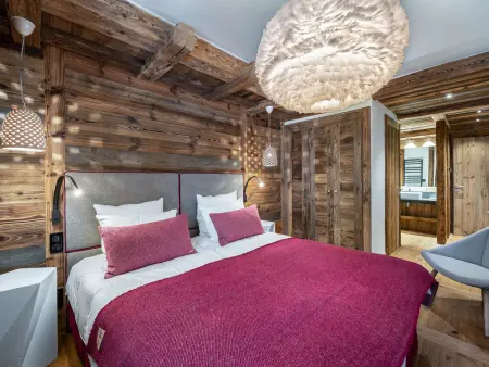 Chalet luxueux avec 5 chambres, hammam, cheminée et grande terrasse au cœur de Val d'Isère - Photo 10