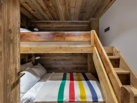 Chalet luxueux avec 5 chambres, hammam, cheminée et grande terrasse au cœur de Val d'Isère - Photo 14