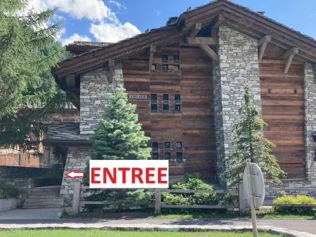 Chalet luxueux avec 5 chambres, hammam, cheminée et grande terrasse au cœur de Val d'Isère - Photo 16