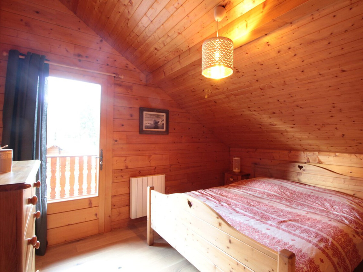 Chalet équipé avec poêle et garage, proche centre et remontées mécaniques - Photo 7