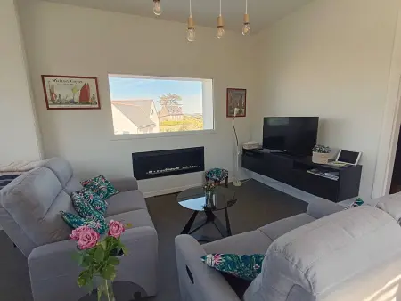 Maison bretonne rénovée à Trégastel, jardin clos à 200 m de la mer : photo 2
