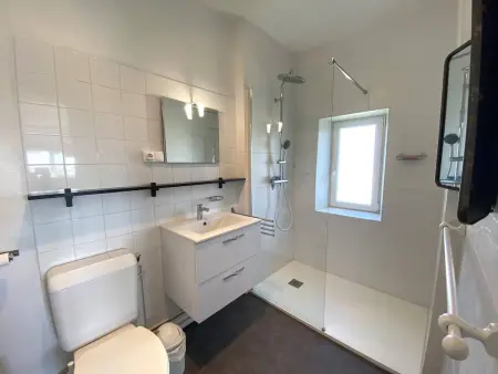 Maison bretonne rénovée à Trégastel, jardin clos à 200 m de la mer : photo 7