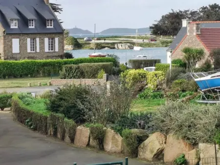 Maison bretonne rénovée à Trégastel, jardin clos à 200 m de la mer : photo 14