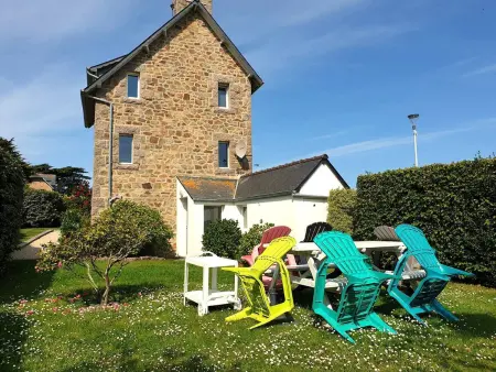 Maison bretonne rénovée à Trégastel, jardin clos à 200 m de la mer : photo 16