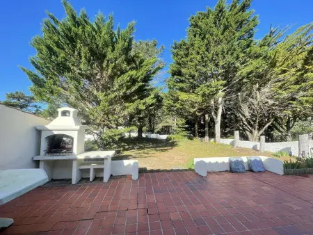 Maison avec accès direct à la plage, 2 terrasses, jardin clos, 3 chambres, parking privé à La Guérinière - Photo 1