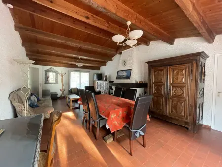 Maison avec accès direct à la plage, 2 terrasses, jardin clos, 3 chambres, parking privé à La Guérinière - Photo 4