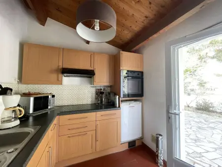 Maison avec accès direct à la plage, 2 terrasses, jardin clos, 3 chambres, parking privé à La Guérinière - Photo 8