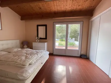 Maison avec accès direct à la plage, 2 terrasses, jardin clos, 3 chambres, parking privé à La Guérinière - Photo 11