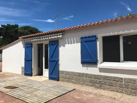 Location maison à La Guérinière, Maison cosy avec cour ensoleillée proche plage - 4 pers