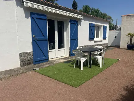 Maison plain pied 4 pers à La Guérinière, cour ensoleillée : photo 2