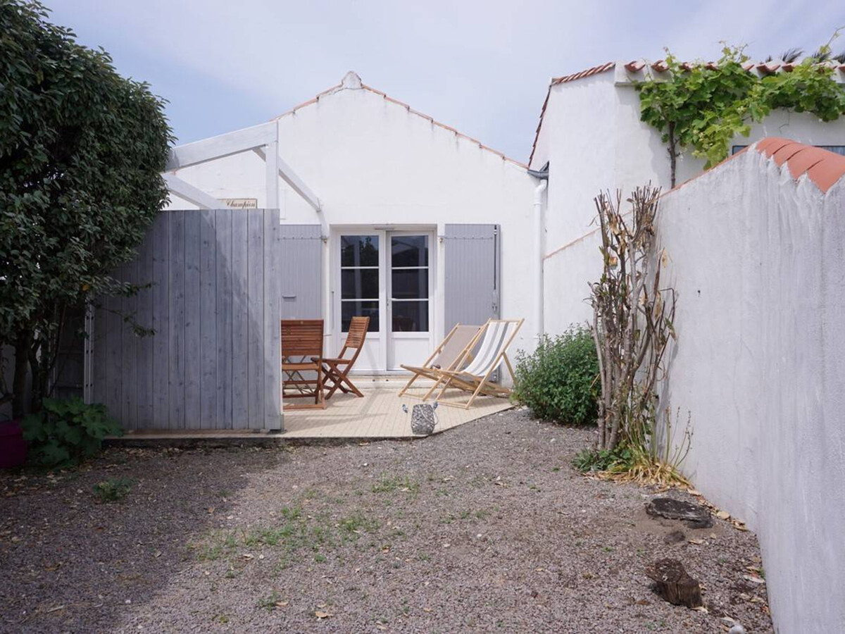 Maison de plain-pied avec cour à Noirmoutier, 600 m des commerces - Photo 2