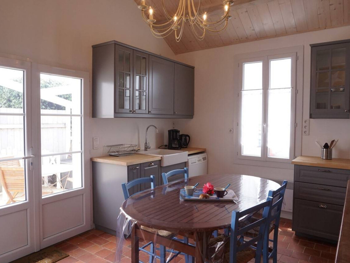 Maison de plain-pied avec cour à Noirmoutier, 600 m des commerces - Photo 3