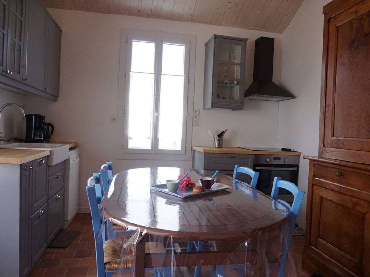 Maison de plain-pied avec cour à Noirmoutier, 600 m des commerces - Photo 5