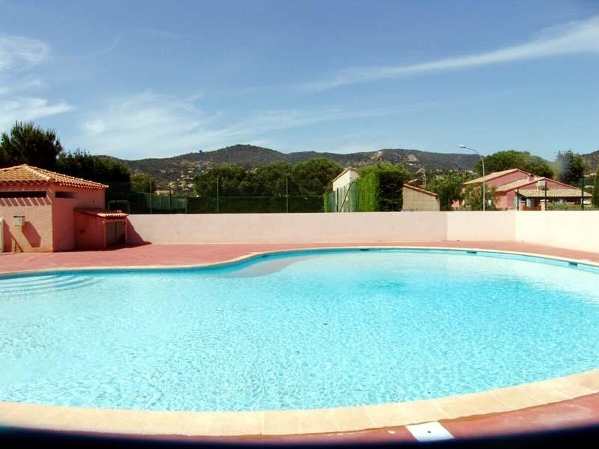 Maison 2 pièces mezzanine, piscine et tennis à Bormes - Photo 2