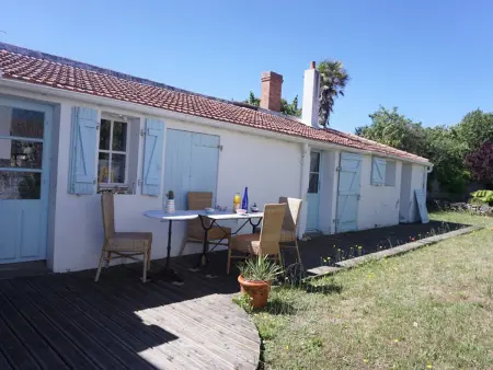 Location maison à Barbâtre, Maison rénovée avec jardin, proche plage, 4 couchages, Barbâtre