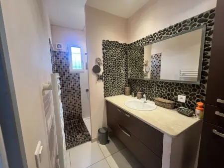 Maison de plain-pied avec jardin clos à Sainte-Lucie de Porto-Vecchio : photo 10