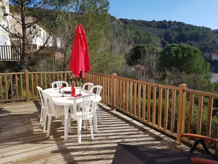 Location maison à Grospierres, Maison Duplex 8 Pers avec Terrasse, 3 Ch, Parking Gratuit, Animaux Admis, Accès Piscine