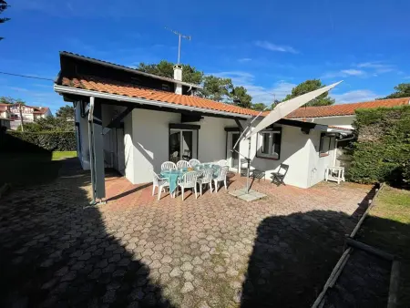 Location maison à Capbreton, Maison Familiale Près de la Plage avec Grand Jardin et Parking Privé