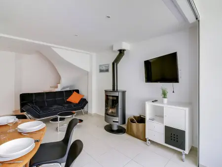 Triplex 7p avec Terrasse, Parking et Casier à Skis - Centre de Cauterets, à 250m des Pistes - Photo 9