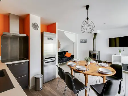 Triplex 7p avec Terrasse, Parking et Casier à Skis - Centre de Cauterets, à 250m des Pistes - Photo 10
