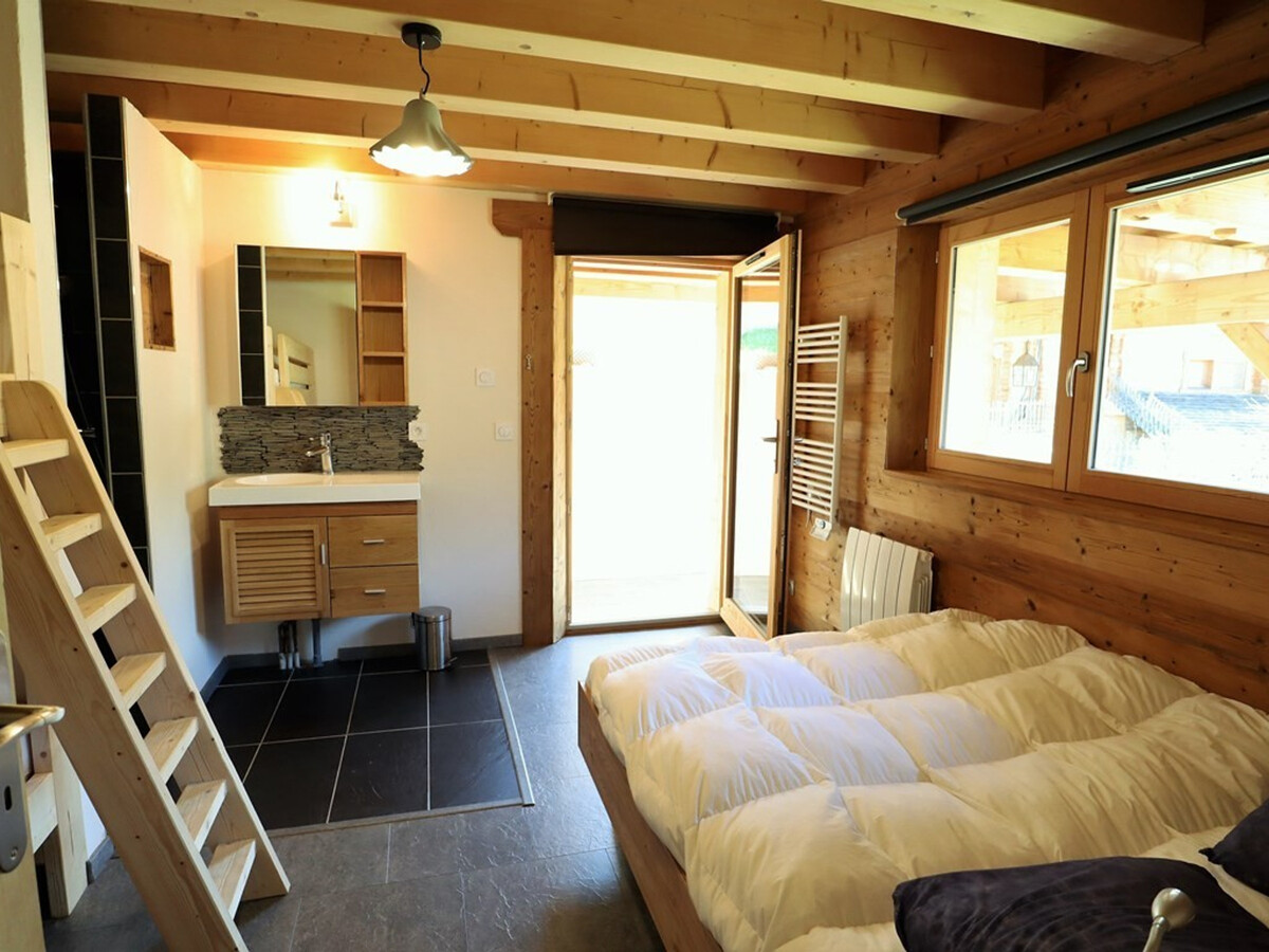 Chalet 8 pers, récent à Arêches-Beaufort, terrasse herbeuse - Photo 3
