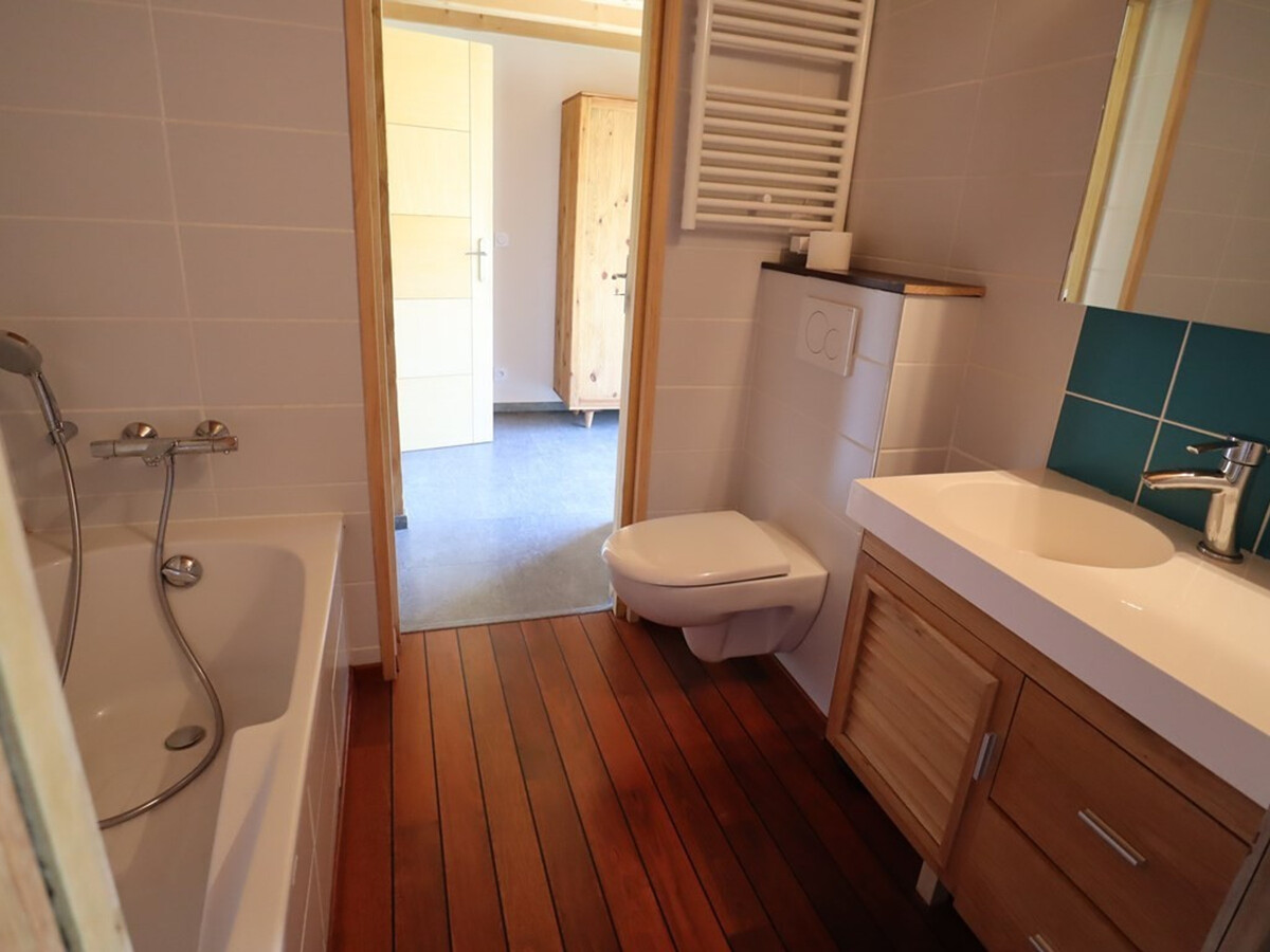 Chalet 8 pers, récent à Arêches-Beaufort, terrasse herbeuse - Photo 11