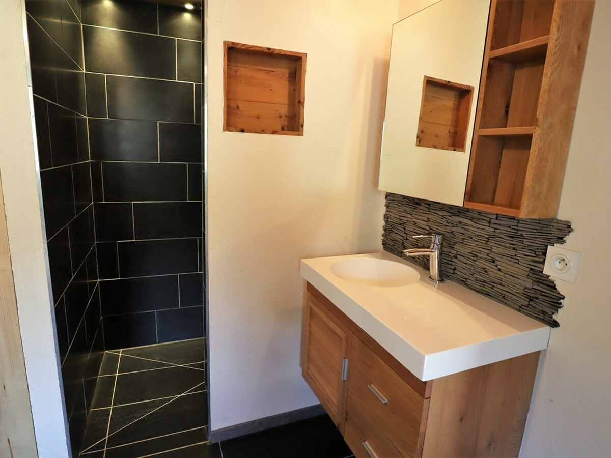 Chalet 8 pers, récent à Arêches-Beaufort, terrasse herbeuse - Photo 12