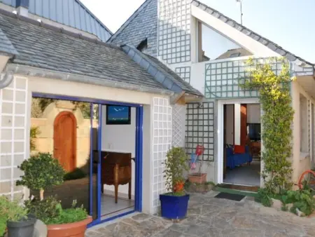 Location maison à Trégastel, Maison à 100m de la mer avec WiFi, parking privé et jardin, au cœur de Trégastel