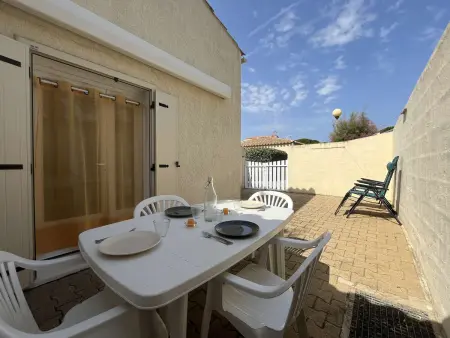 Location maison à Gruissan, Pavillon climatisé près de la plage, 3 pièces, 5 couchages, terrasse, parking privé