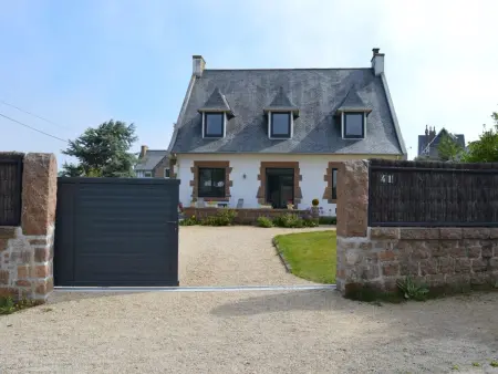Location maison à Trégastel, Grande maison à Trégastel à 200m de la plage, idéale pour 6 à 8 personnes