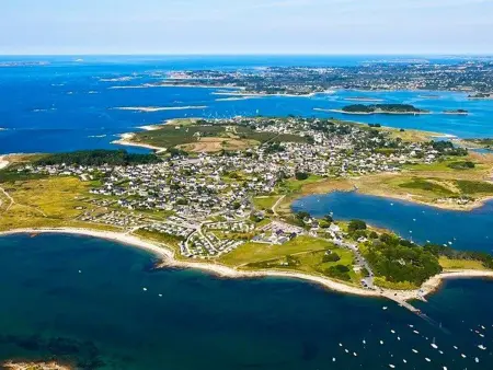 Maison 3 étoiles avec jardin clos, à 800 m de la plage, proche port de Saint-Sauveur, Île-Grande - Photo 14
