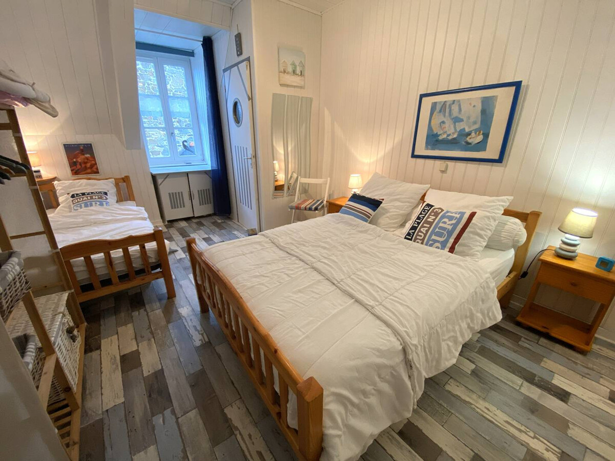 Maison de pêcheur rénovée, cour fermée, 100m du port - Photo 5