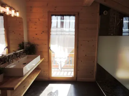 Chalet familial aux Gets, calme, parking, 8 personnes - Photo 3