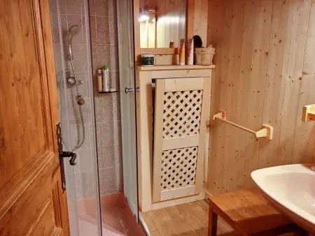 Chalet pour 10 pers, 5 pièces, parking, calme à la montagne - Photo 4